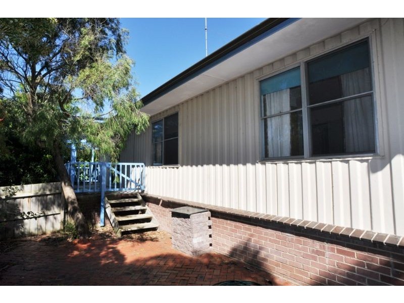 103 Bayview Ave, Inverloch VIC 3996