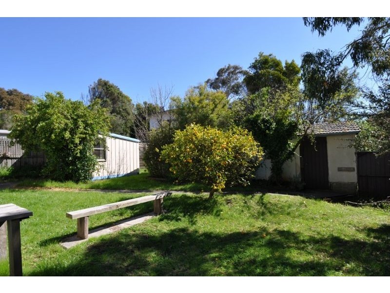 103 Bayview Ave, Inverloch VIC 3996