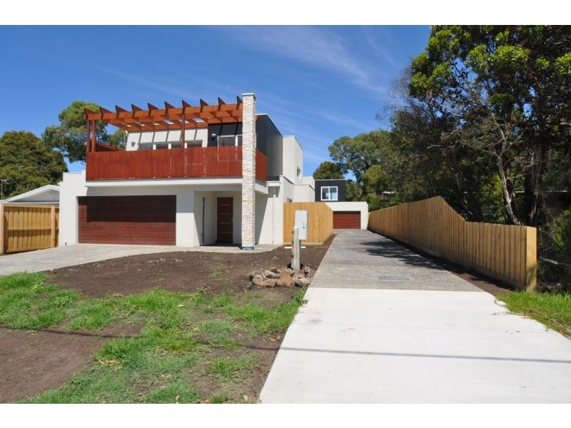 67a & 67b Halford St, Inverloch VIC 3996