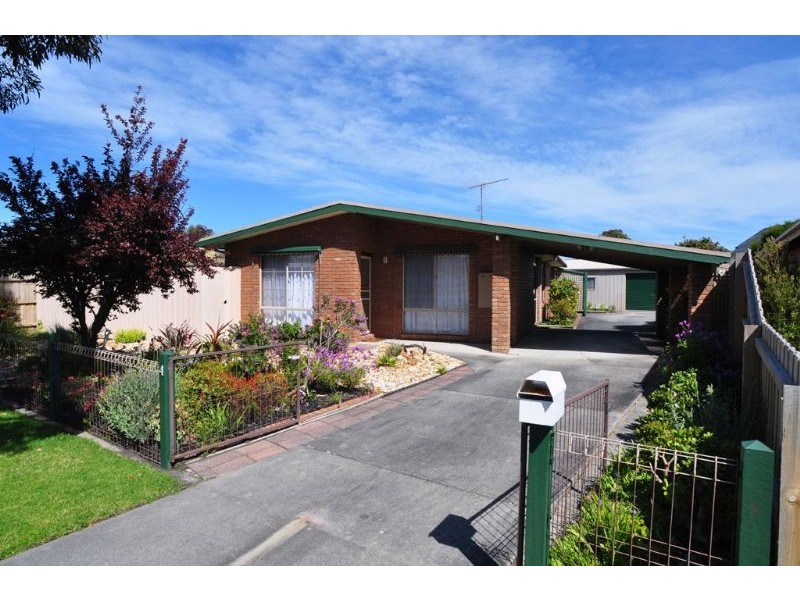 4 Youll Grove, Inverloch VIC 3996