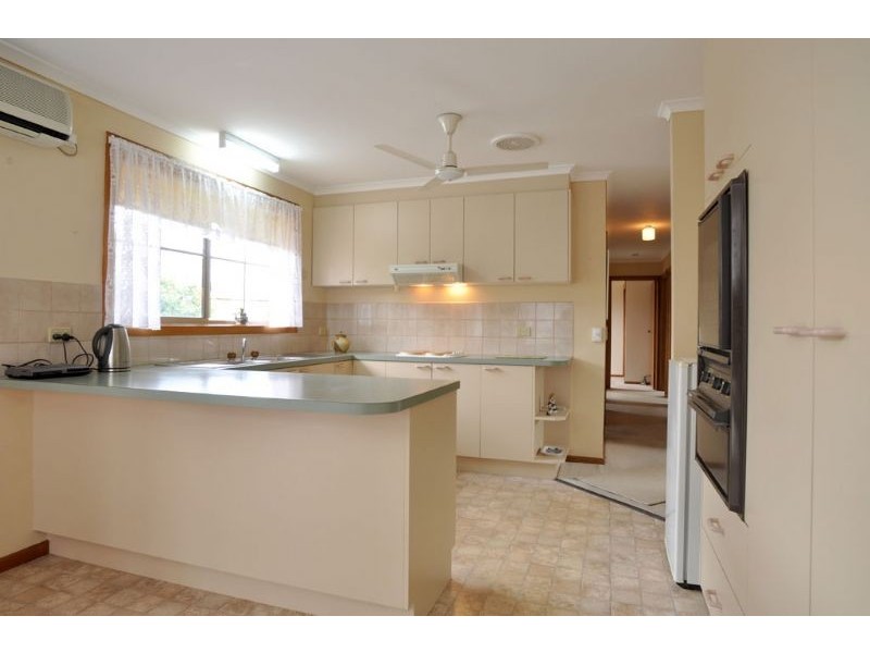 4 Youll Grove, Inverloch VIC 3996