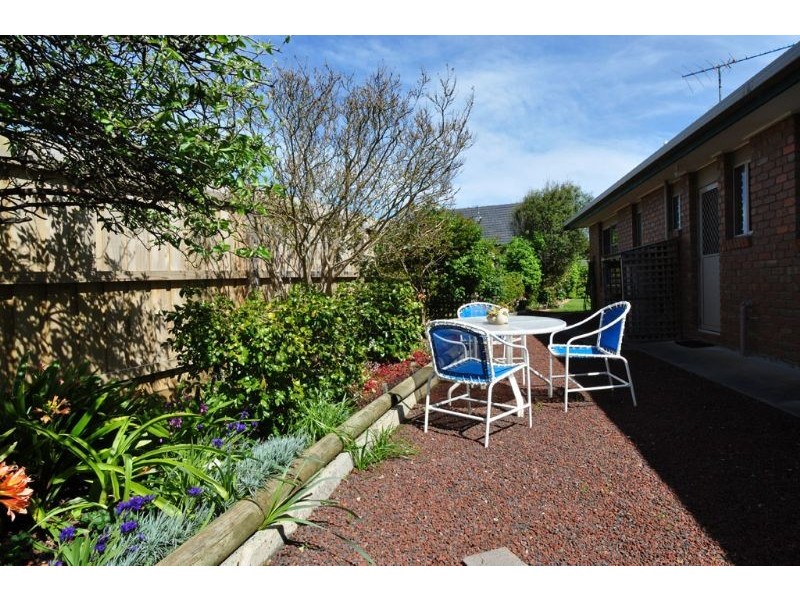 4 Youll Grove, Inverloch VIC 3996
