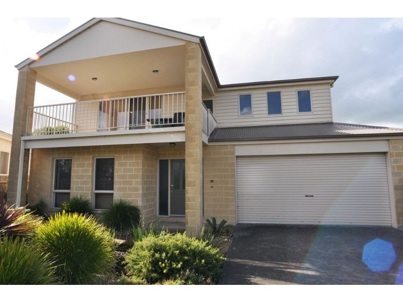 99 Bayview Ave, Inverloch VIC 3996