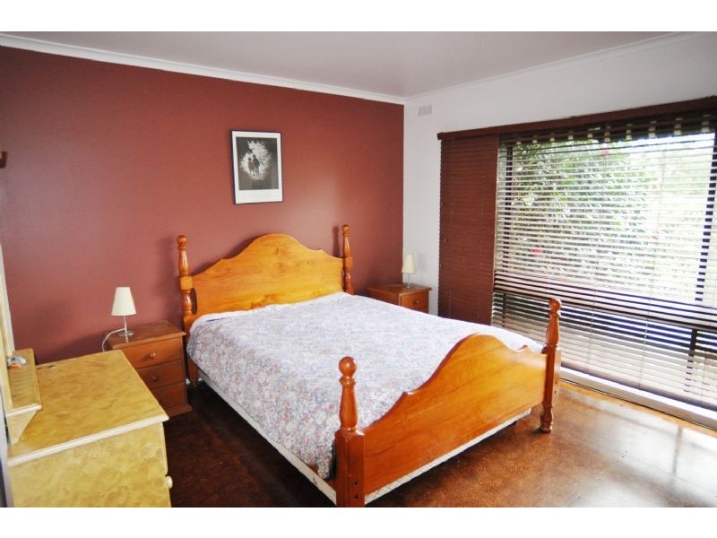 35 Garden Cres, Inverloch VIC 3996