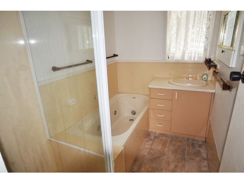 35 Garden Cres, Inverloch VIC 3996