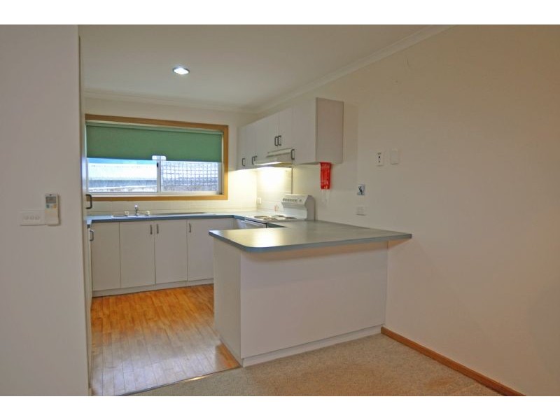 1/3 Scarborough St, Inverloch VIC 3996