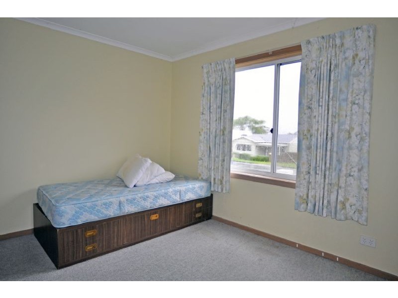 1/3 Scarborough St, Inverloch VIC 3996