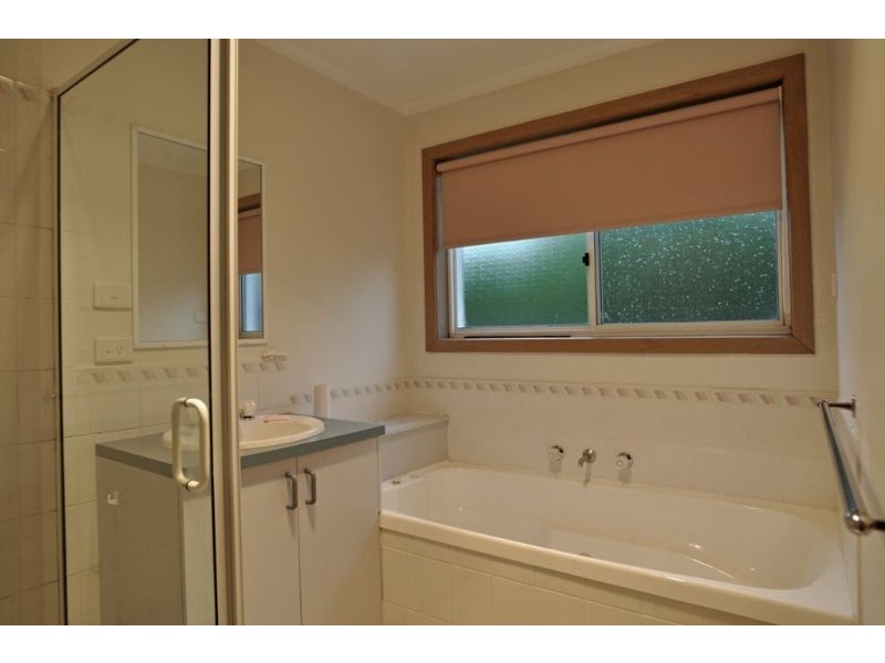 1/3 Scarborough St, Inverloch VIC 3996