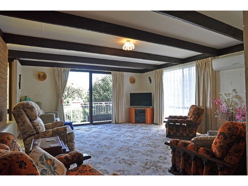 2 Holt Court, Inverloch VIC 3996