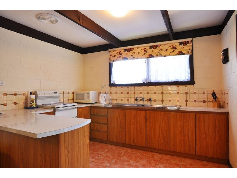 2 Holt Court, Inverloch VIC 3996