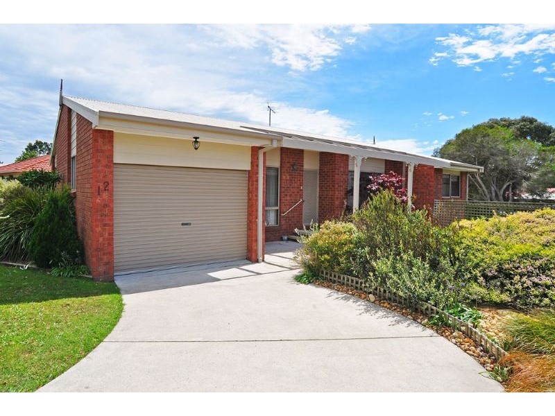 12 Leicester Square, Inverloch VIC 3996