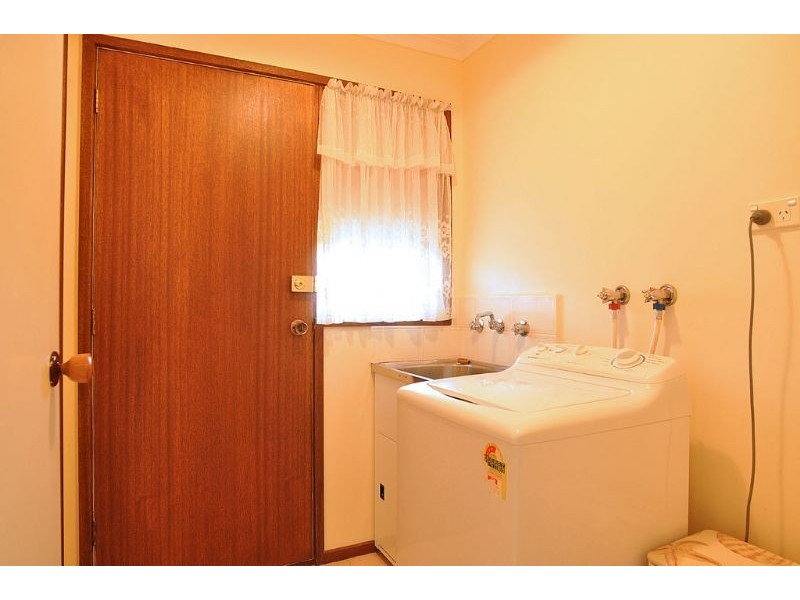 12 Leicester Square, Inverloch VIC 3996