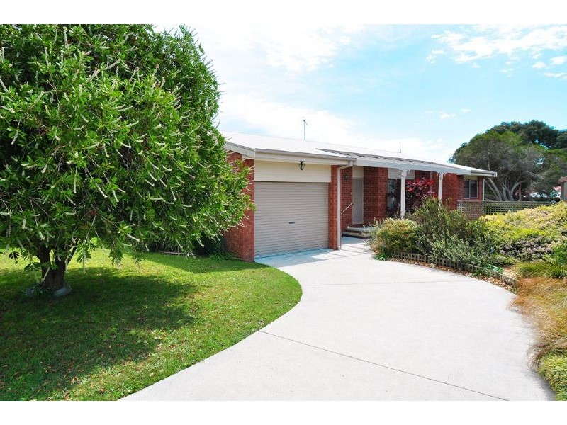 12 Leicester Square, Inverloch VIC 3996