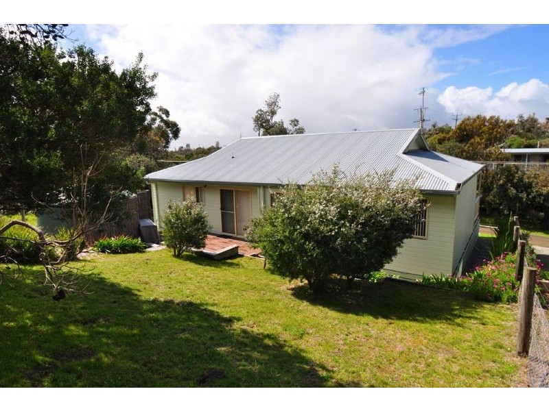 13 McMillan Avenue, Venus Bay VIC 3956
