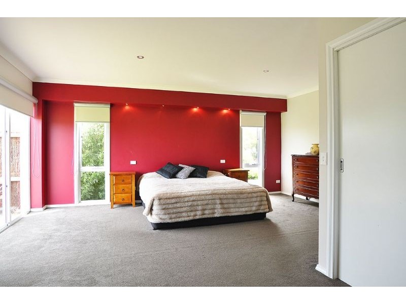 86 Albert Ruttle Drive, Inverloch VIC 3996