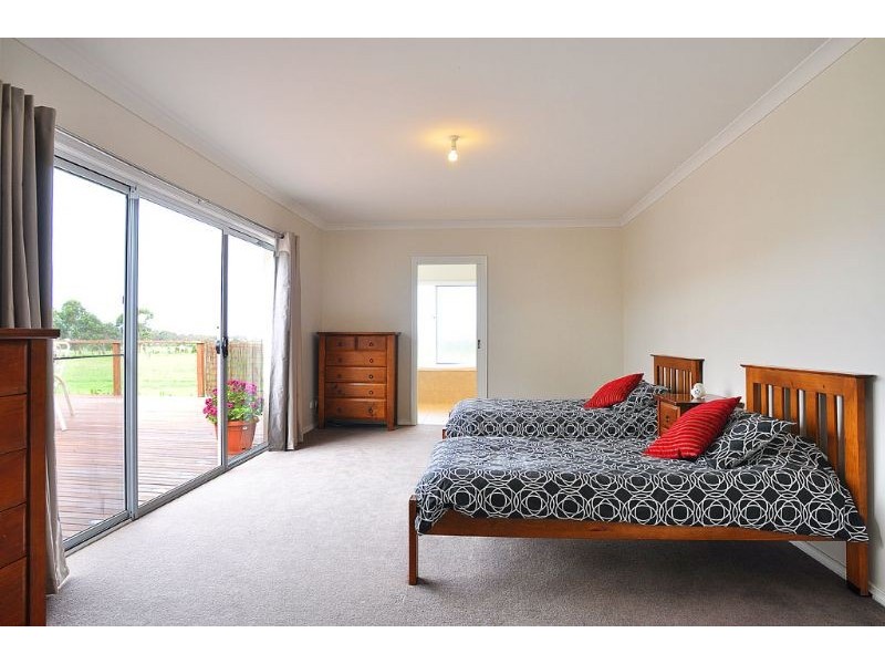 86 Albert Ruttle Drive, Inverloch VIC 3996