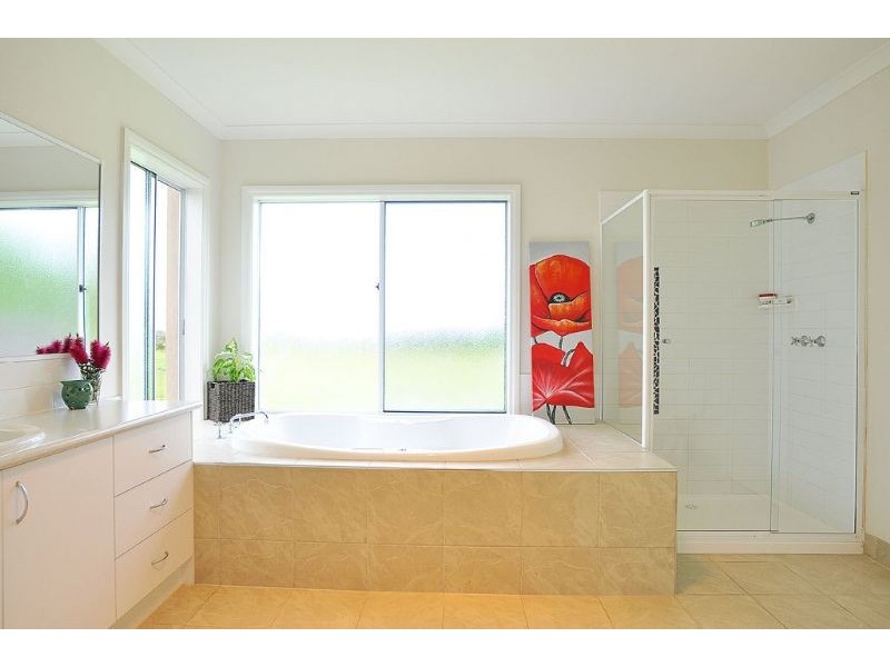 86 Albert Ruttle Drive, Inverloch VIC 3996