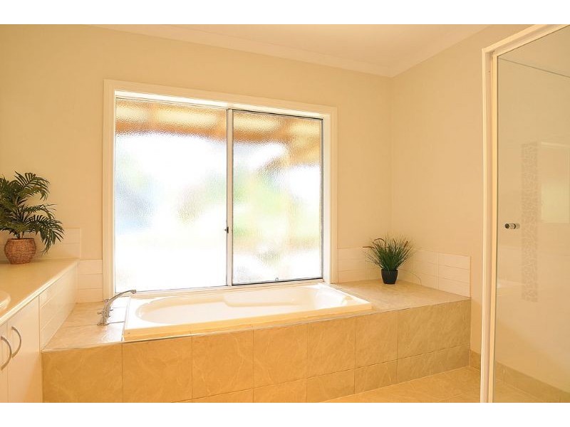 86 Albert Ruttle Drive, Inverloch VIC 3996