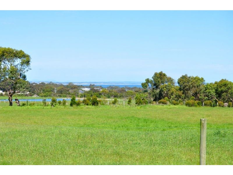 86 Albert Ruttle Drive, Inverloch VIC 3996