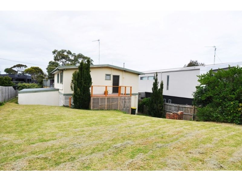 3 Anderson Ave, Inverloch VIC 3996