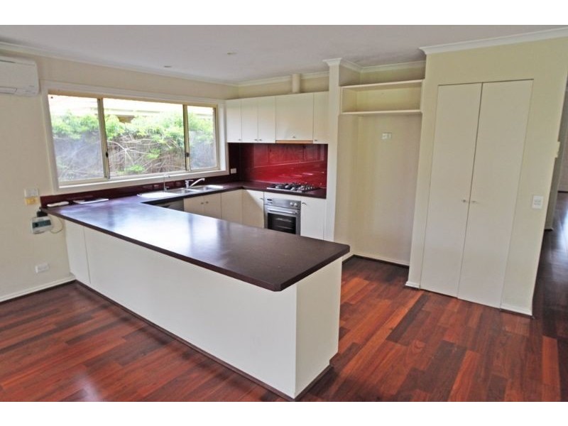 18 Woodland Heath Drv, Inverloch VIC 3996