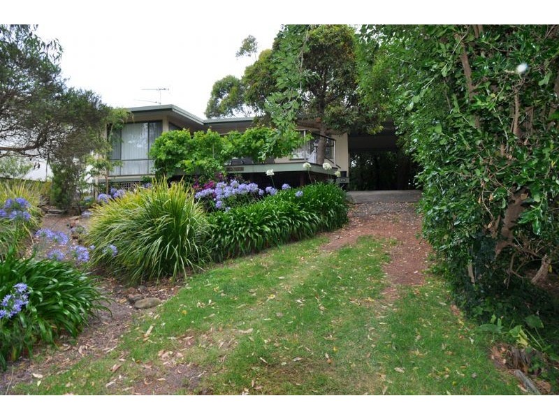 68 Lohr Avenue, Inverloch VIC 3996