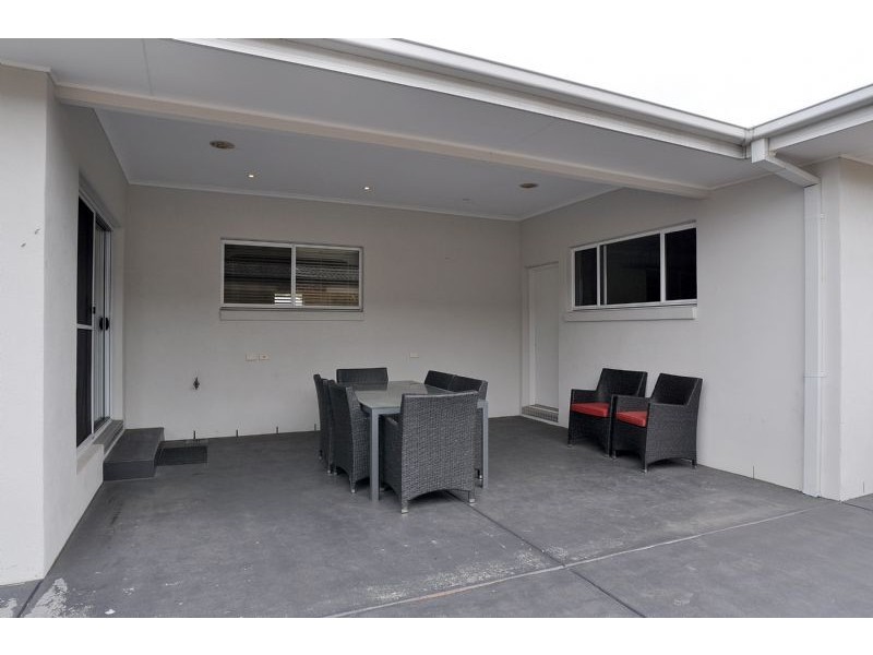 4 Surrey Place, Inverloch VIC 3996