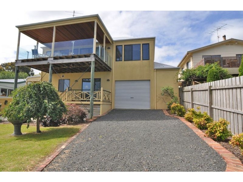 28 Bruce Street, Inverloch VIC 3996