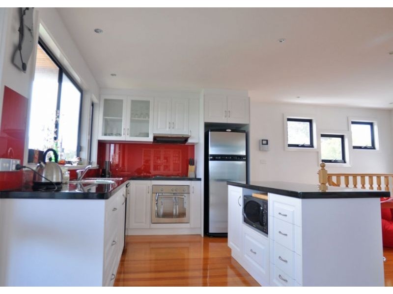 28 Bruce Street, Inverloch VIC 3996