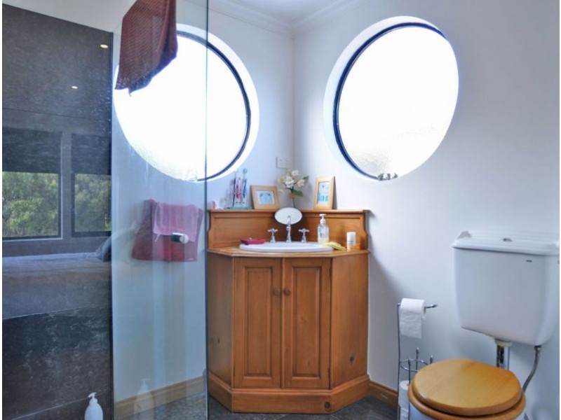 28 Bruce Street, Inverloch VIC 3996