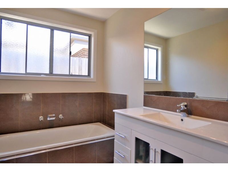 8 Correa Place, Inverloch VIC 3996