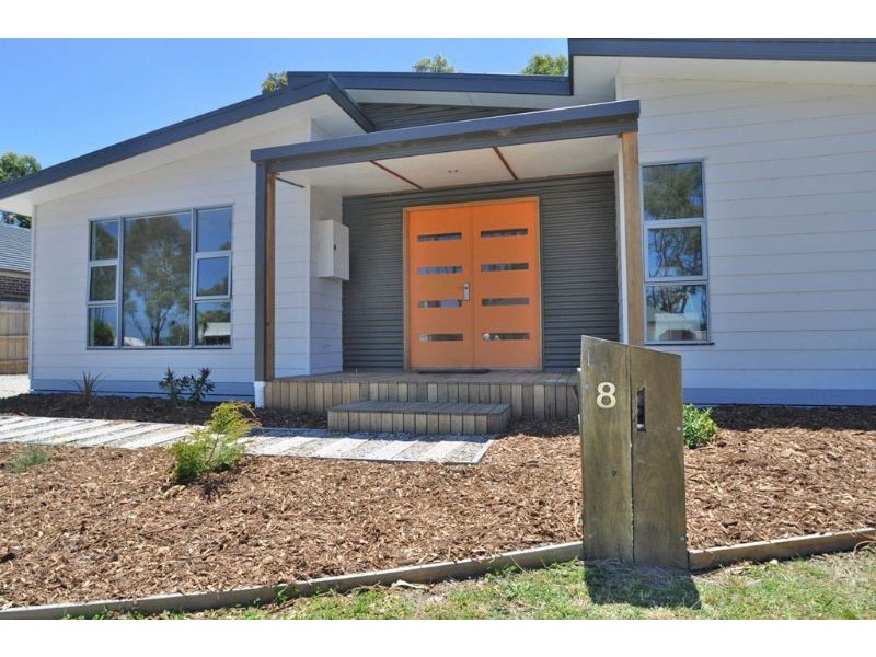 8 Correa Place, Inverloch VIC 3996