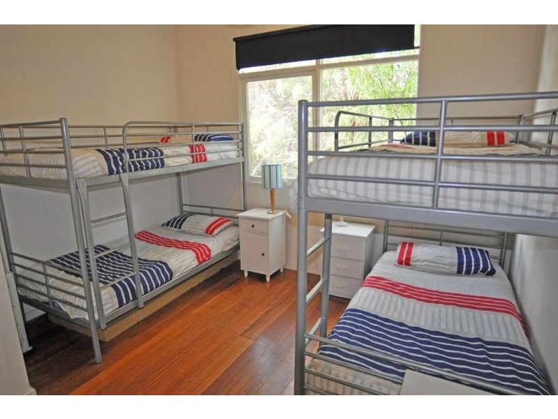 2 LOHR AVE, Inverloch VIC 3996