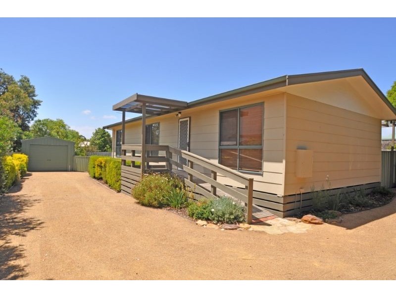 10 Ullathornes, Inverloch VIC 3996