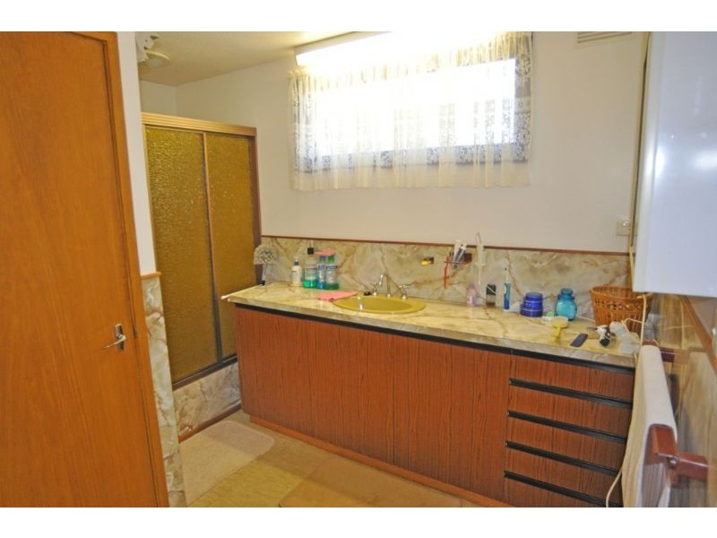 140 SURF PDE, Inverloch VIC 3996