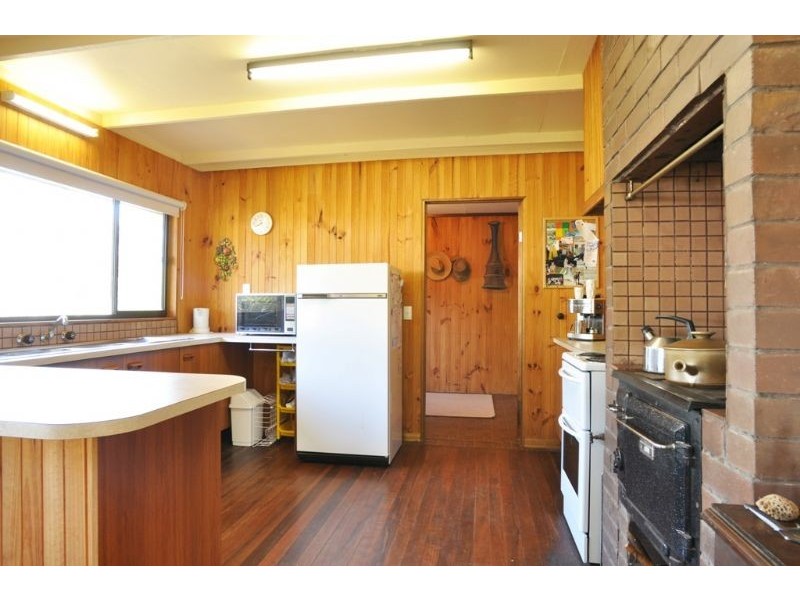 12 NORMAN RD, Inverloch VIC 3996