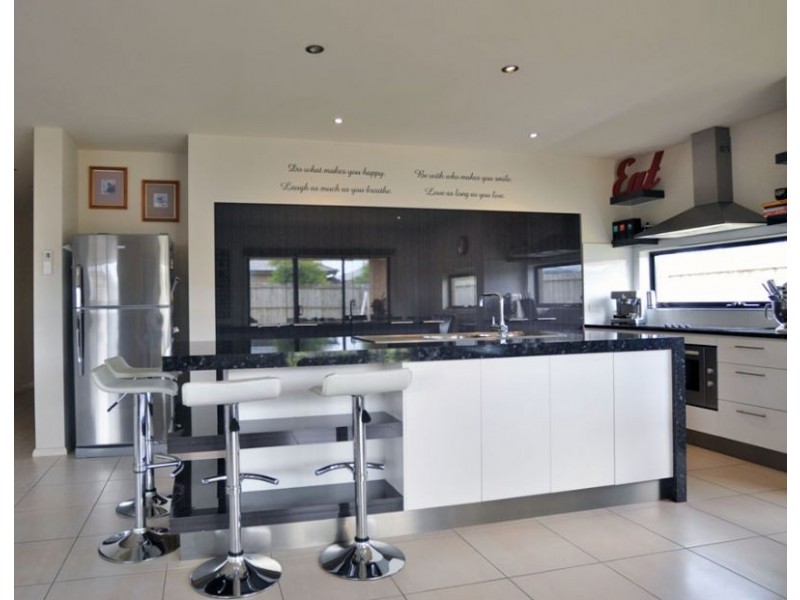 65 Ullathornes Road, Inverloch VIC 3996