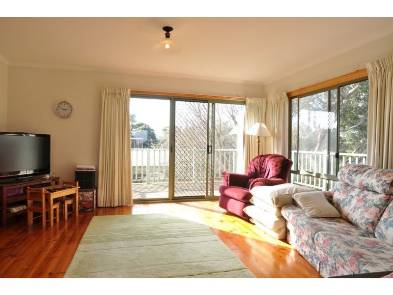 8a Beilby Ave, Inverloch VIC 3996