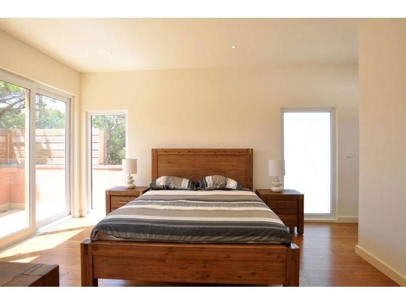 1 & 2/70 Surf Parade, Inverloch VIC 3996