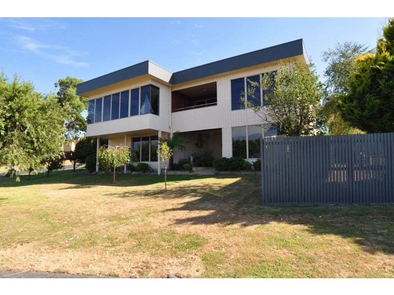 2 Nautilus Road, Inverloch VIC 3996