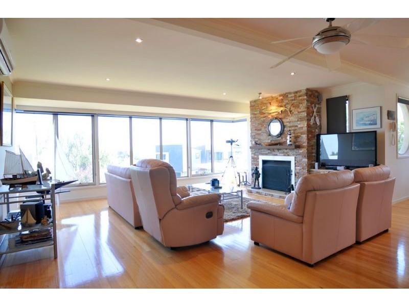 2 Nautilus Road, Inverloch VIC 3996