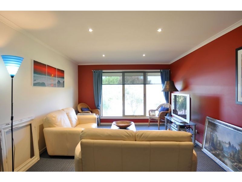 2 Nautilus Road, Inverloch VIC 3996