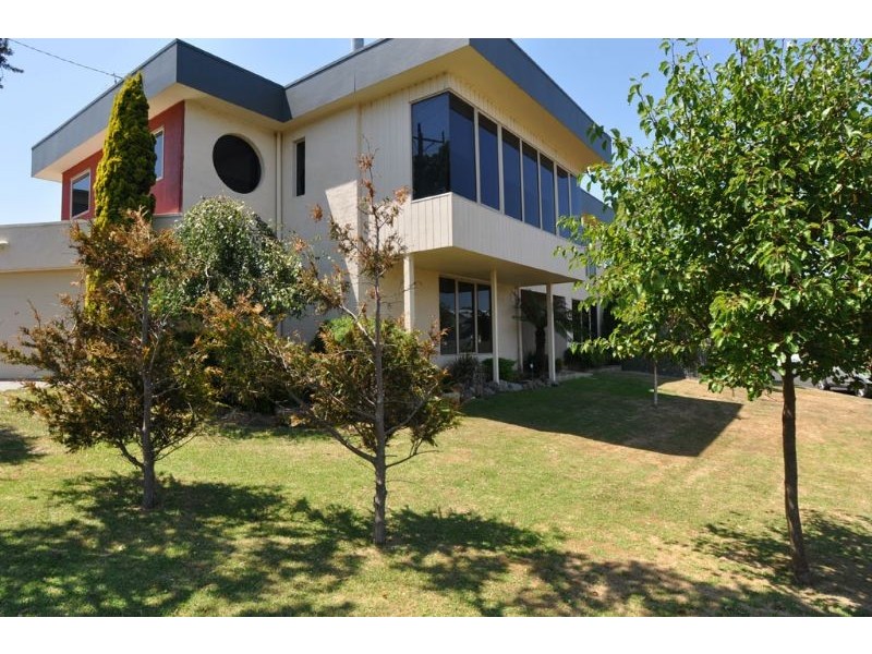 2 Nautilus Road, Inverloch VIC 3996