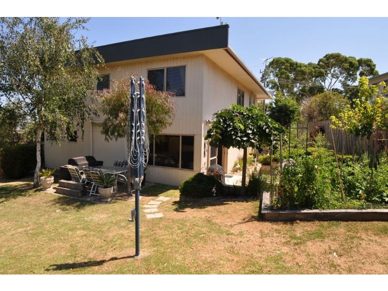 2 Nautilus Road, Inverloch VIC 3996