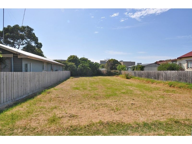 4 Pier Road, Inverloch VIC 3996