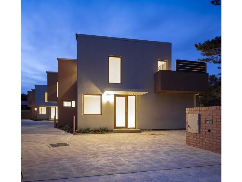 2/70 Surf Parade, Inverloch VIC 3996