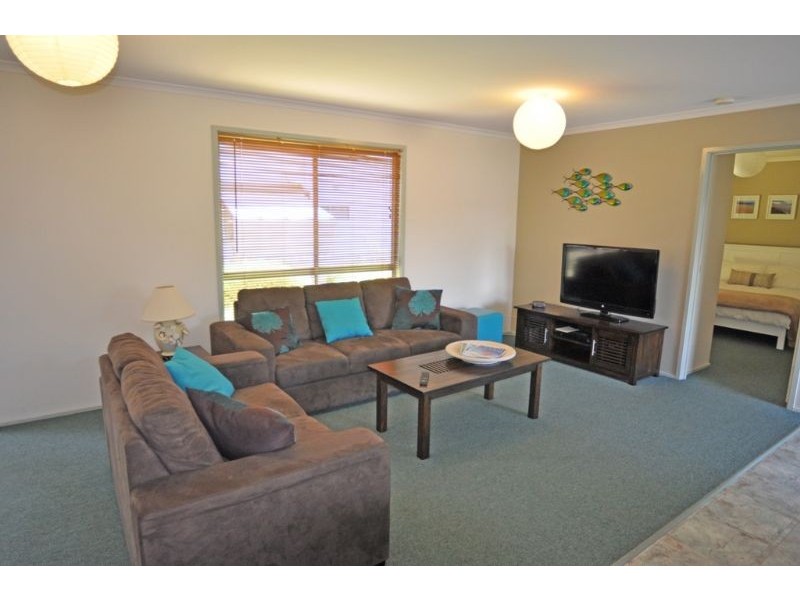 10 Ullathornes Road, Inverloch VIC 3996