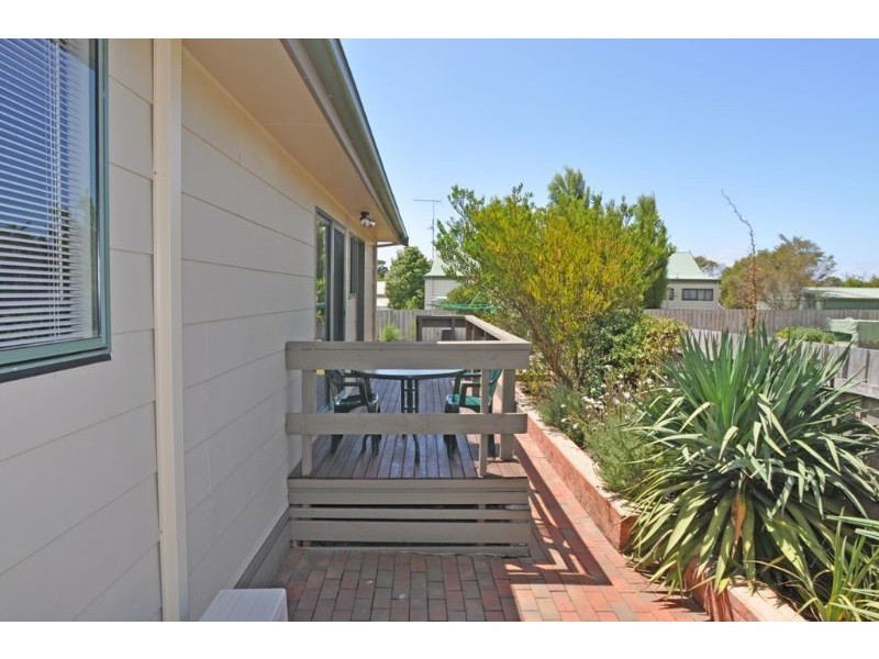 10 Ullathornes Road, Inverloch VIC 3996