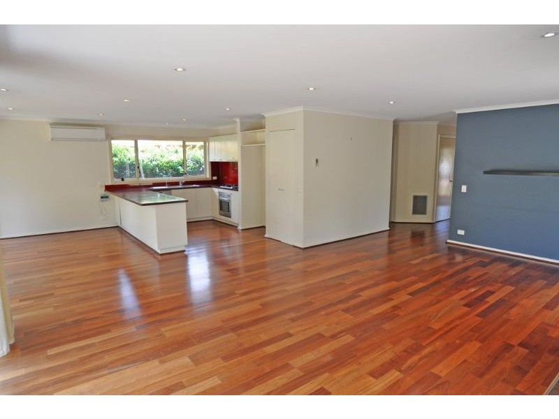 18 Woodland Heath Drive, Inverloch VIC 3996