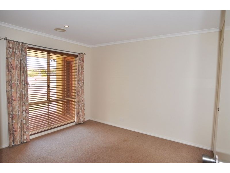 18 Woodland Heath Drive, Inverloch VIC 3996